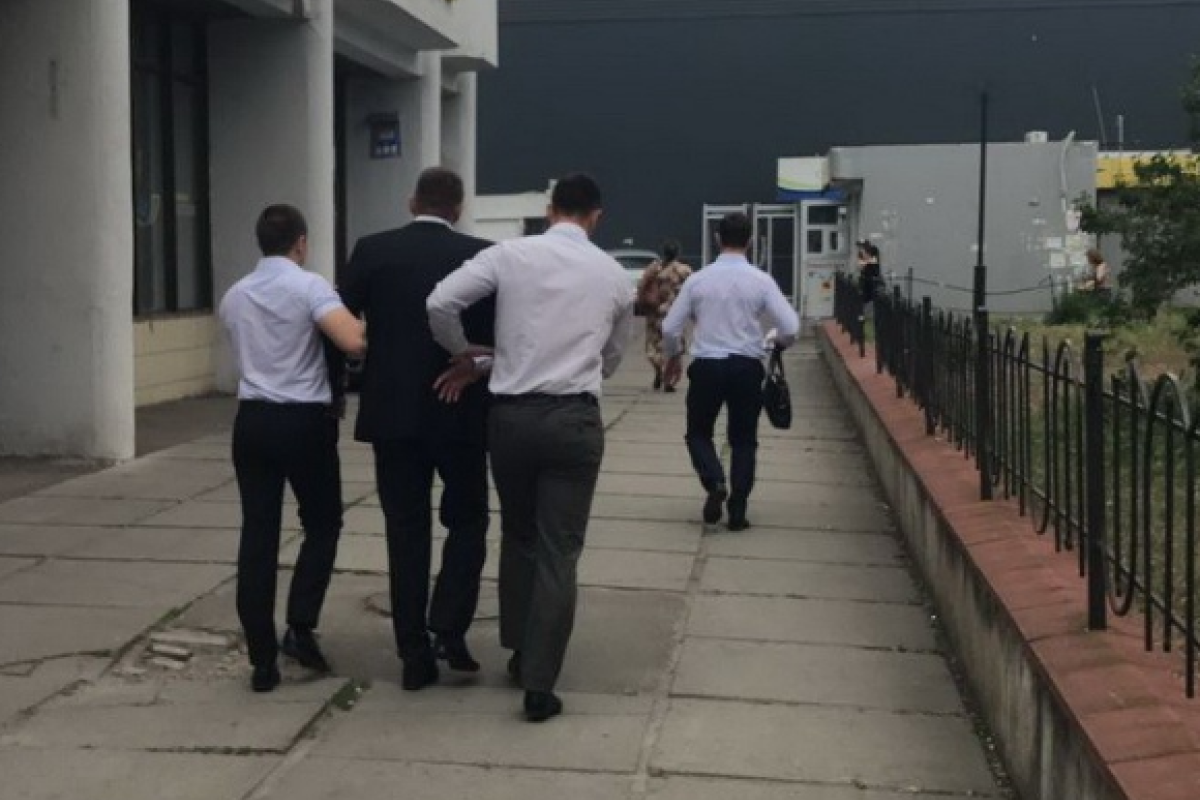 СБУ задержала в киевском загсе фигуранта дела о присвоении средств Укргазбанка СБУ задержала в киевском загсе фигуранта дела о присвоении средств Укргазбанка