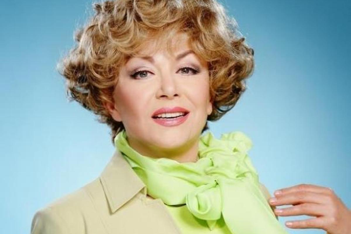 Стас Пьеха поздравил свою бабушку Эдиту с юбилеем Стас Пьеха поздравил свою бабушку Эдиту с юбилеем