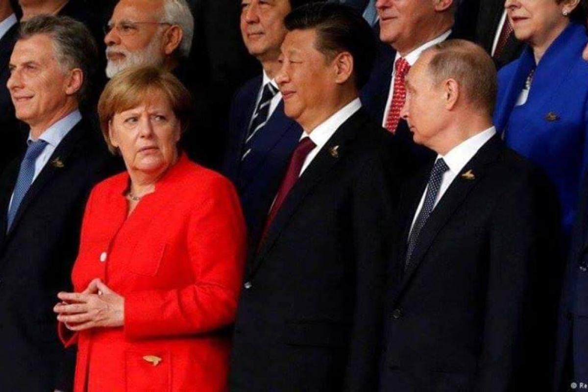 Реакция Меркель на Путина насмешила сеть