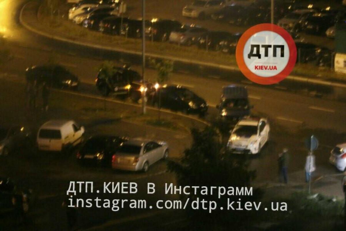 В Киеве мужчина выстрелил велосипедисту в лицо В Киеве мужчина выстрелил велосипедисту в лицо