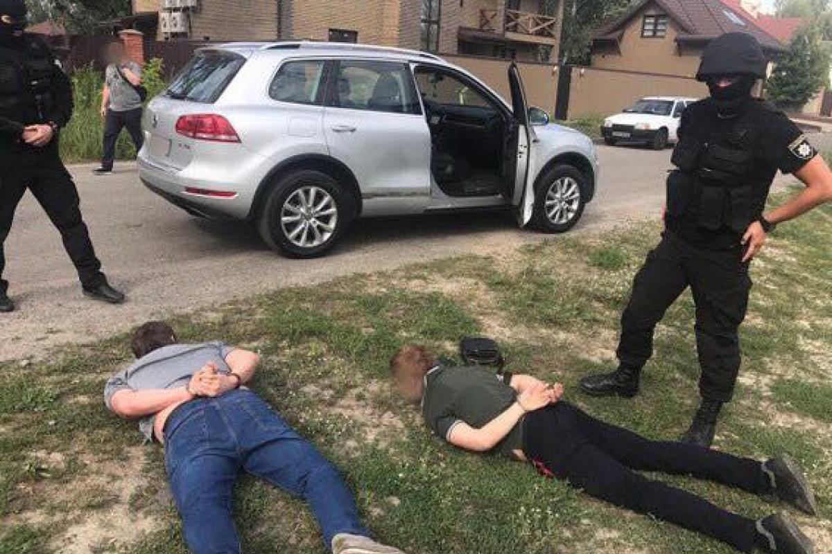 В Киеве полиция в ходе спецоперации задержала группу наркоторговцев В Киеве полиция в ходе спецоперации задержала группу наркоторговцев