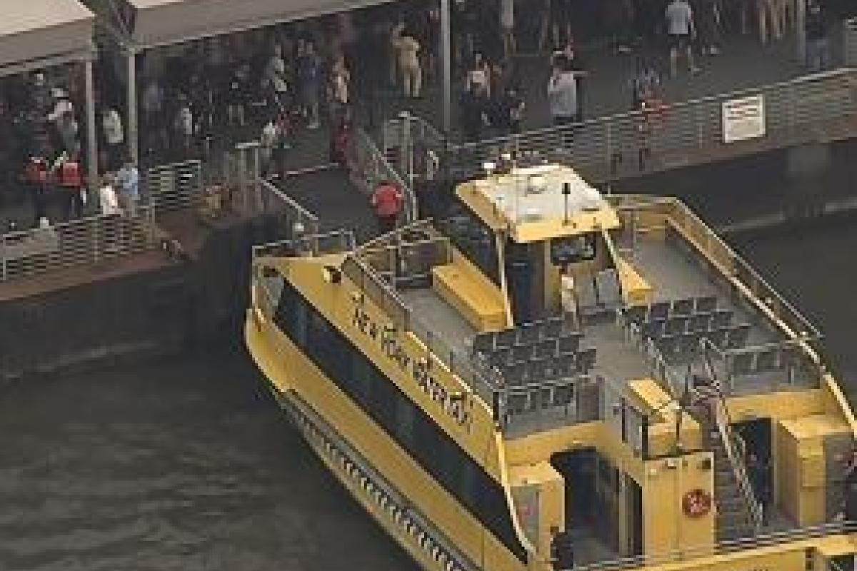 Водное такси протаранило причал в Нью-Йорке, есть много пострадавших Водное такси протаранило причал в Нью-Йорке, есть много пострадавших