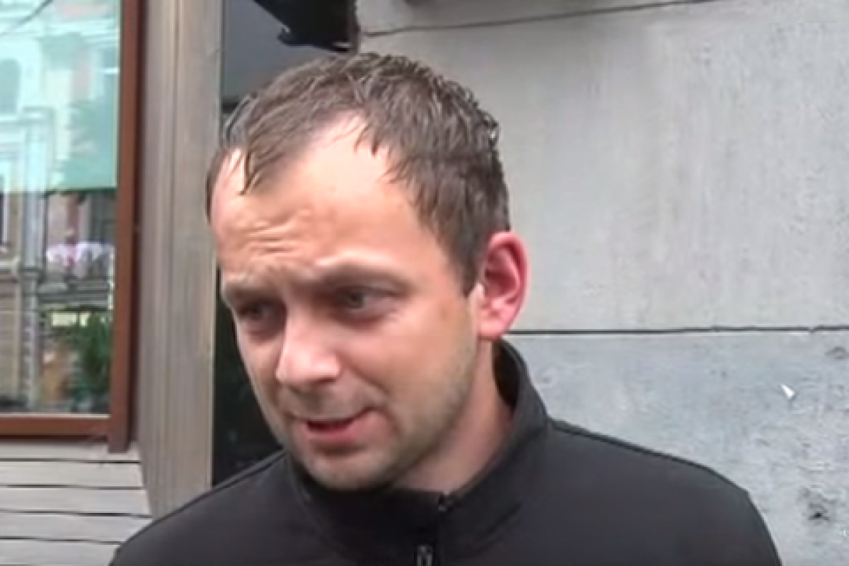 На экс-следователя ГПУ Дмитрия Суса надели электронный браслет