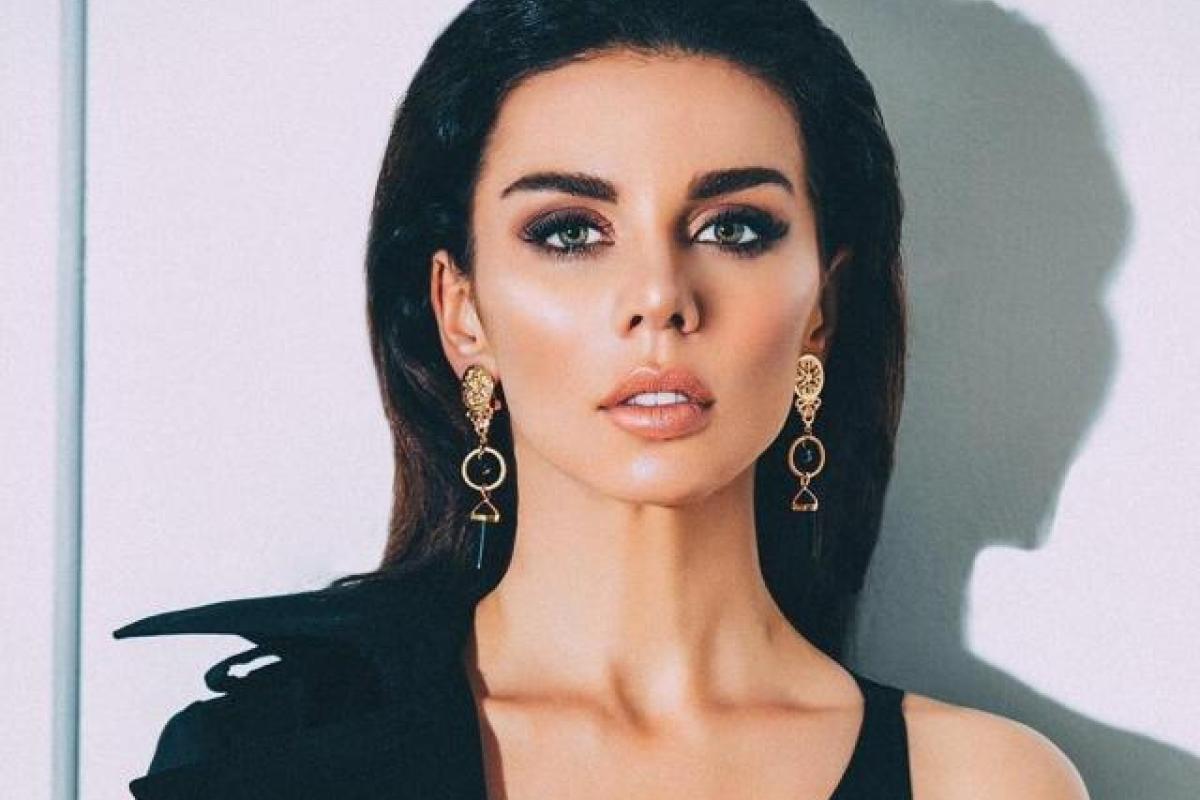 Певица Анна Седокова поразила поклонников стройной фигурой после родов Певица Анна Седокова поразила поклонников стройной фигурой после родов