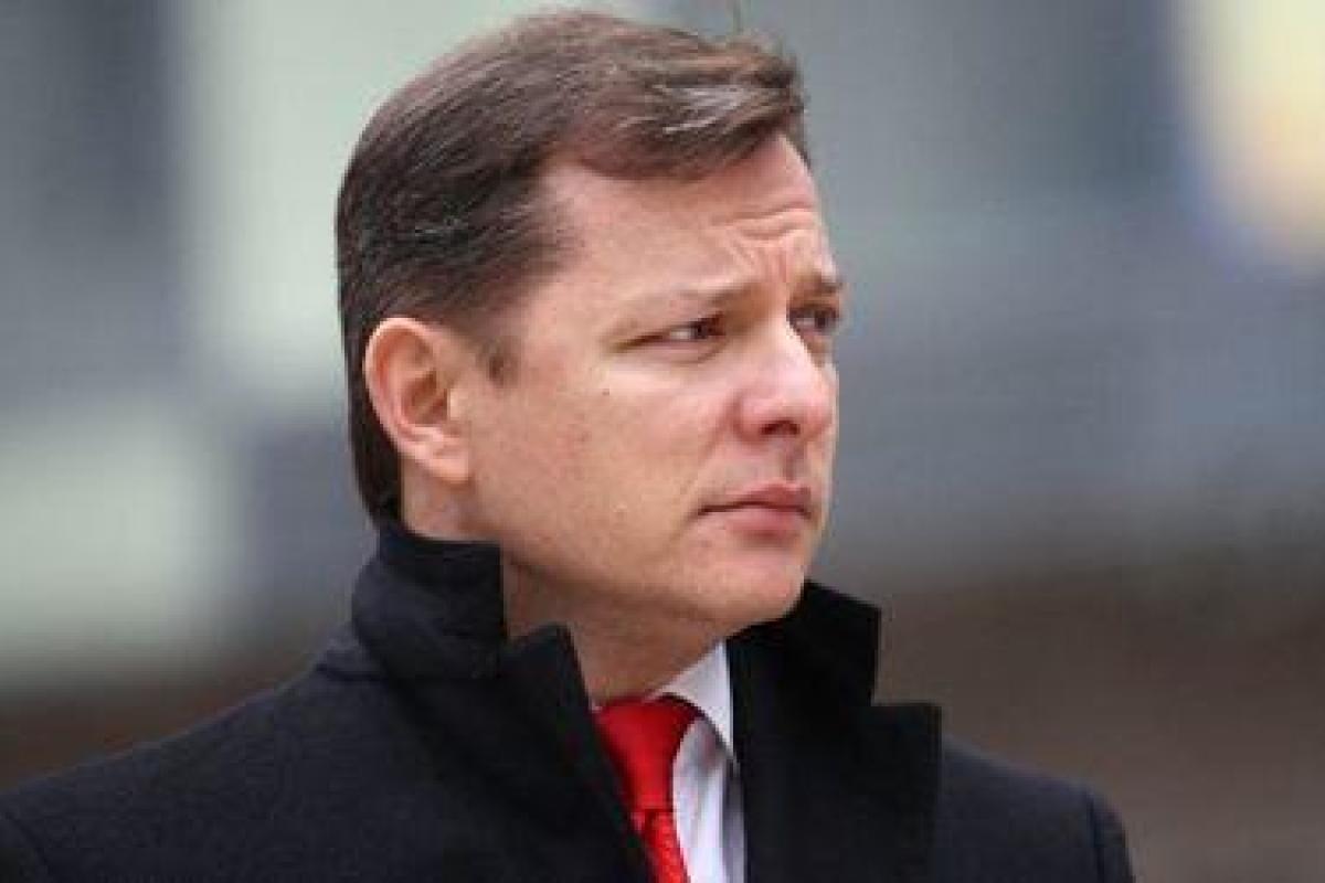 В Киеве под зданием суда, где идет заседание по делу Ляшко, подрались народные депутаты В Киеве под зданием суда, где идет заседание по делу Ляшко, подрались народные депутаты