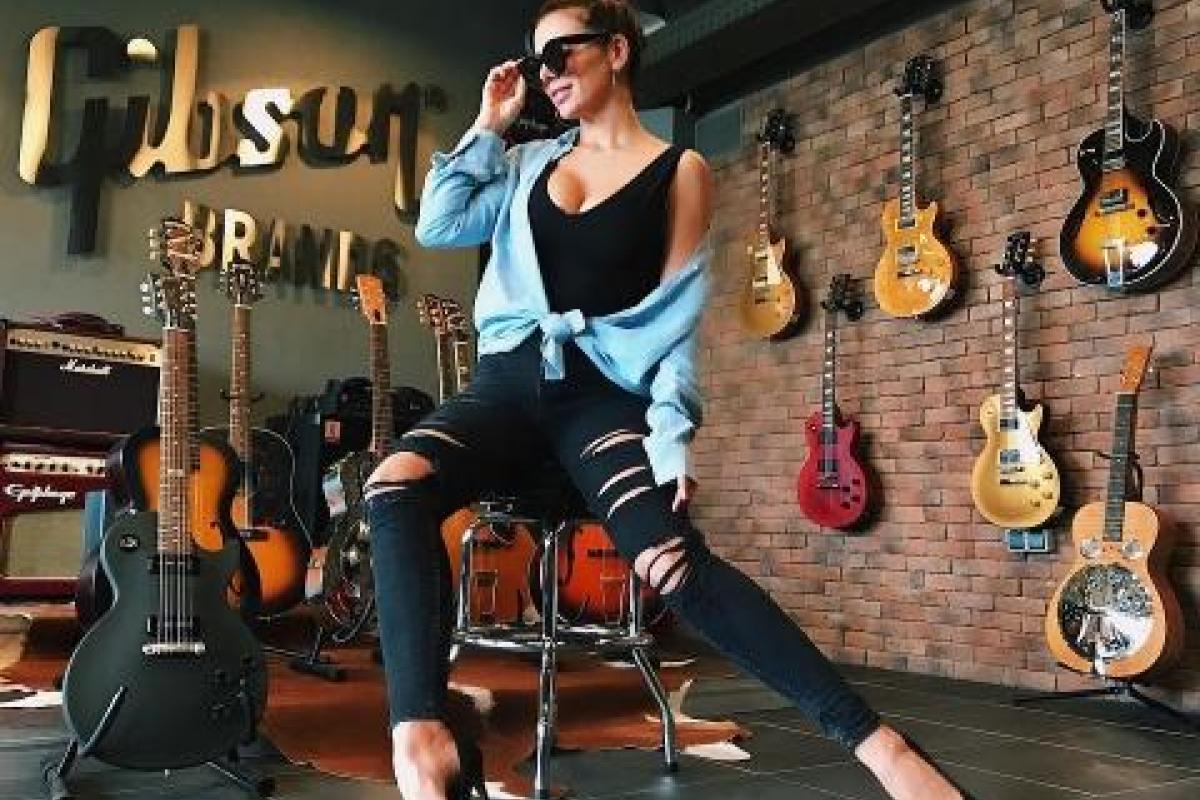 Анна Седокова построила свою студию и записывает новый альбом Анна Седокова построила свою студию и записывает новый альбом