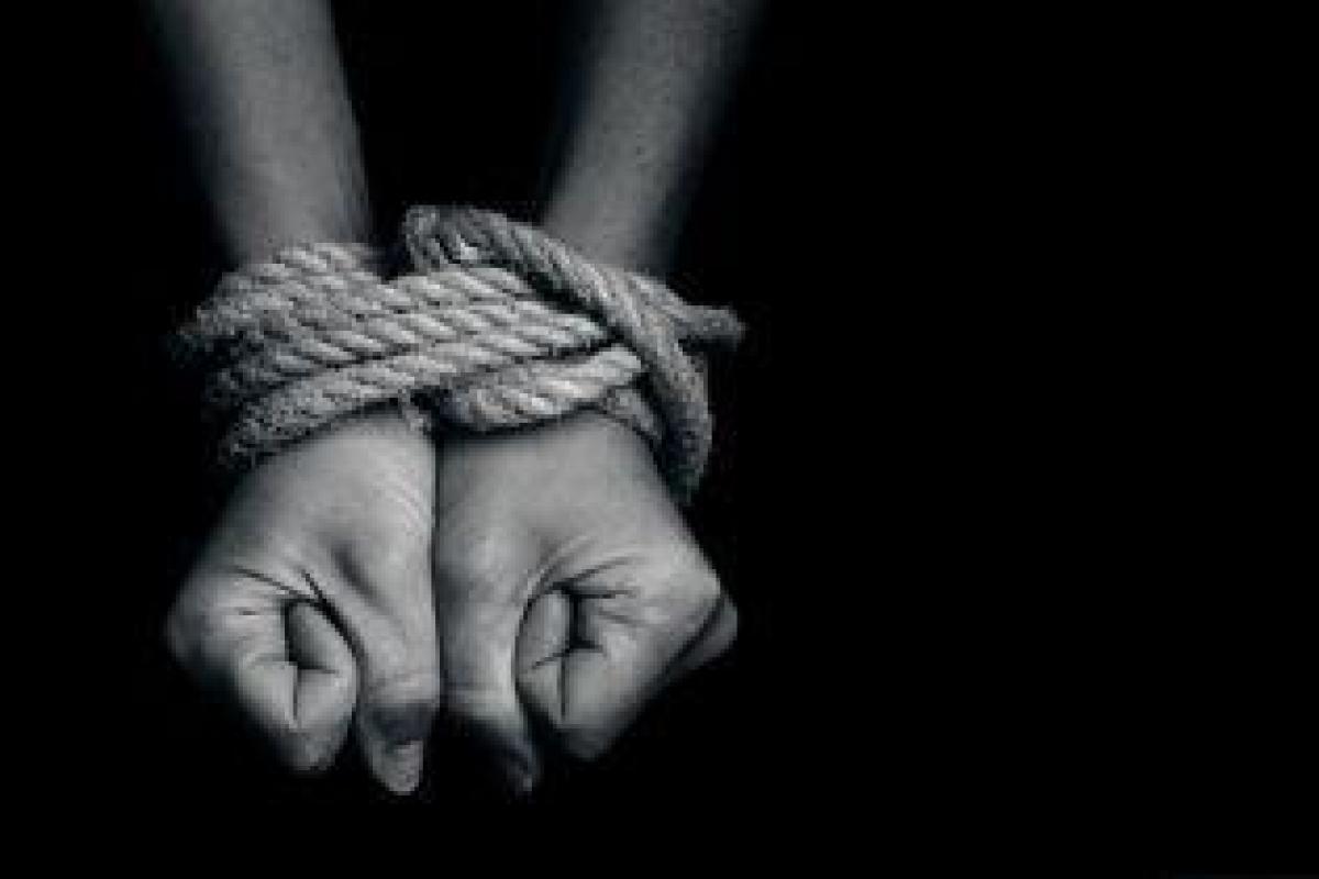 В Киеве 15-летняя девочка провела шесть дней в сексуальном рабстве В Киеве 15-летняя девочка провела шесть дней в сексуальном рабстве