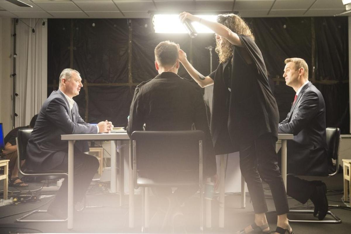 Навальный подвел итоги дебатов с Гиркиным Навальный подвел итоги дебатов с Гиркиным