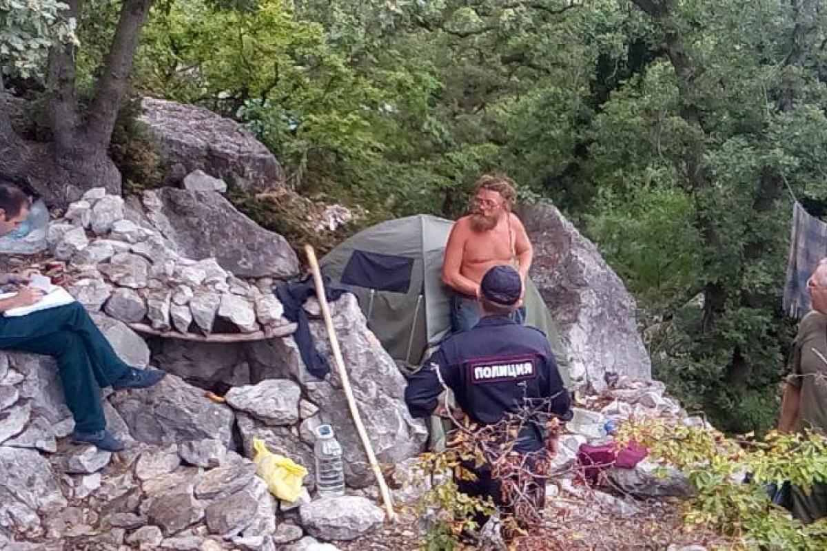В Симеизе оштрафовали туристов, которые отдыхали с палатками В Симеизе оштрафовали туристов, которые отдыхали с палатками