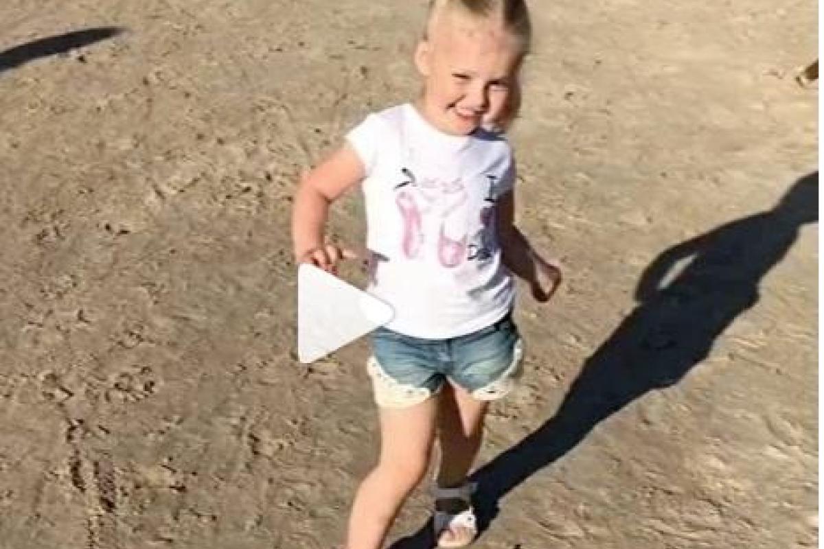 Танцы на пляже: маленькая дочь Пугачевой и Галкина покорила соцсети Танцы на пляже: маленькая дочь Пугачевой и Галкина покорила соцсети