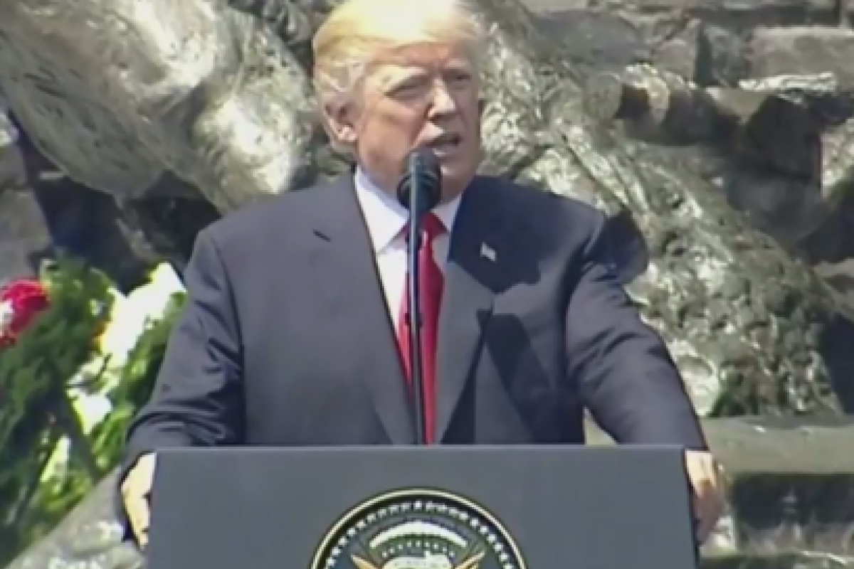 Трамп в Варшаве призвал Россию прекратить агрессию в Украине Трамп в Варшаве призвал Россию прекратить агрессию в Украине