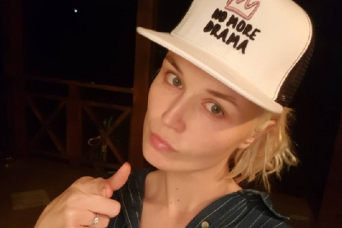 Полина Гагарина показала фигуру в купальнике Полина Гагарина показала фигуру в купальнике