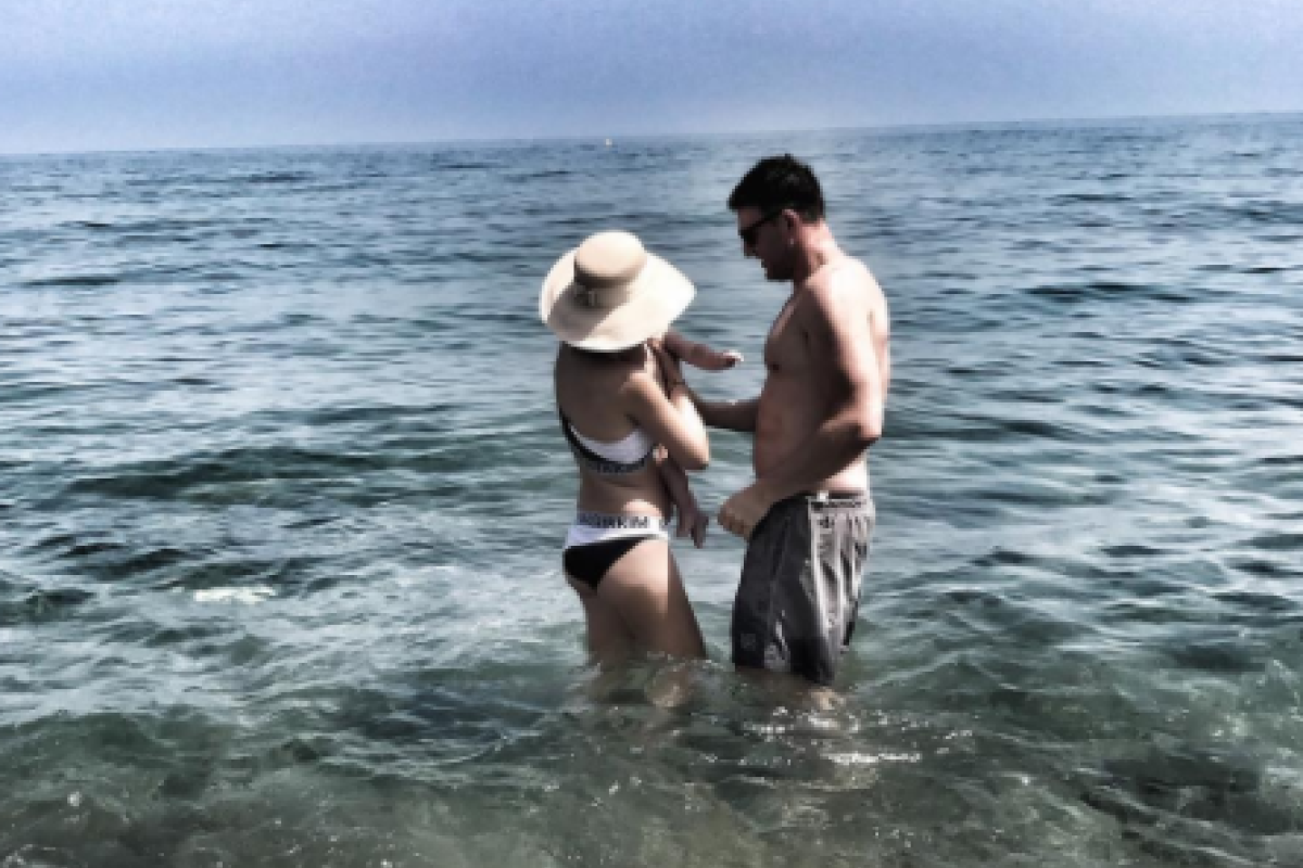 Собчак и Виторган с сыном отдыхают в Испании Собчак и Виторган с сыном отдыхают в Испании