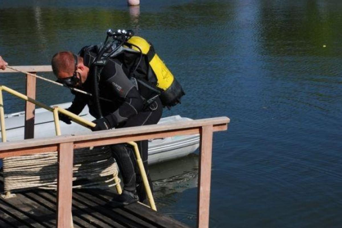 В Львовской области водолазы два дня искали утопленника В Львовской области водолазы два дня искали утопленника
