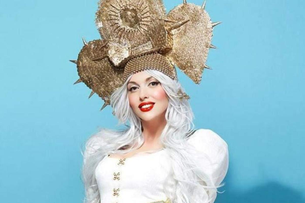 "Настоящая хозяйка": Певица Оля Полякова учит свою 5-летнюю дочь лепить хинкалии "Настоящая хозяйка": Певица Оля Полякова учит свою 5-летнюю дочь лепить хинкалии