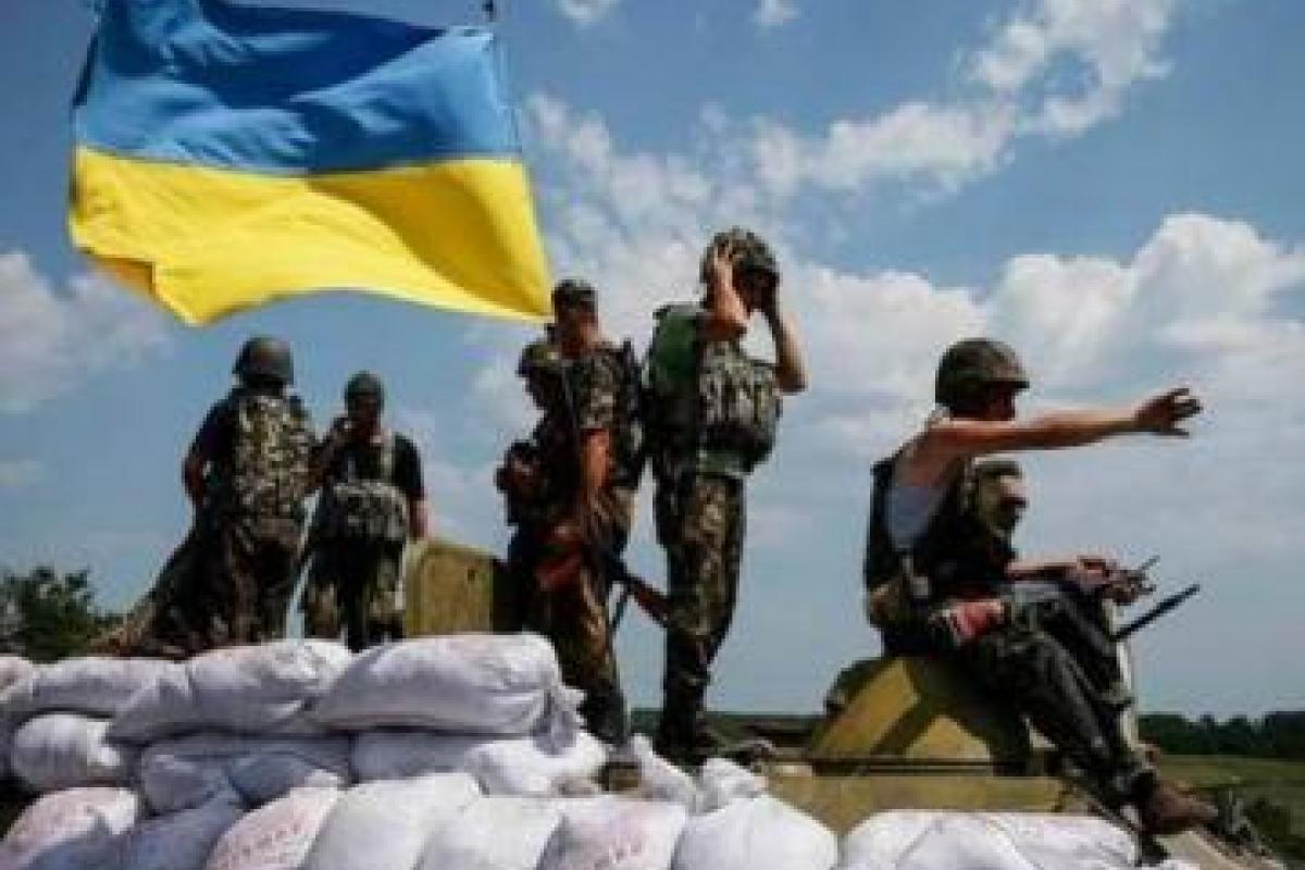 Защитника Украины ранили под Крымским