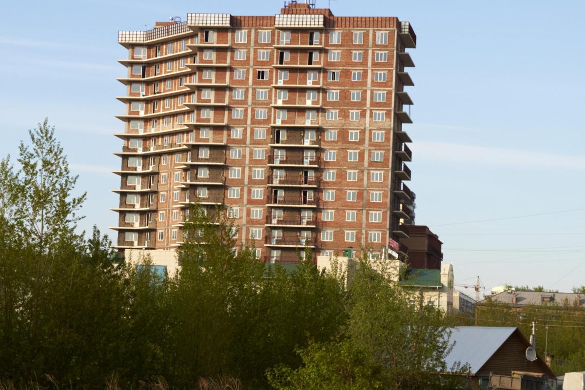 В Киеве человек выпал из окна 9-этажного дома В Киеве человек выпал из окна 9-этажного дома