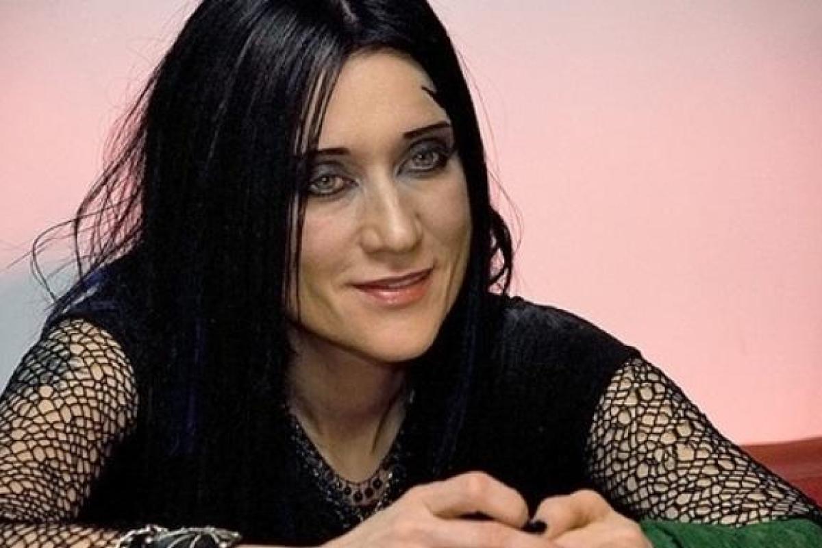 В центре Москвы грузовик сбил известную певицу Линду В центре Москвы грузовик сбил известную певицу Линду