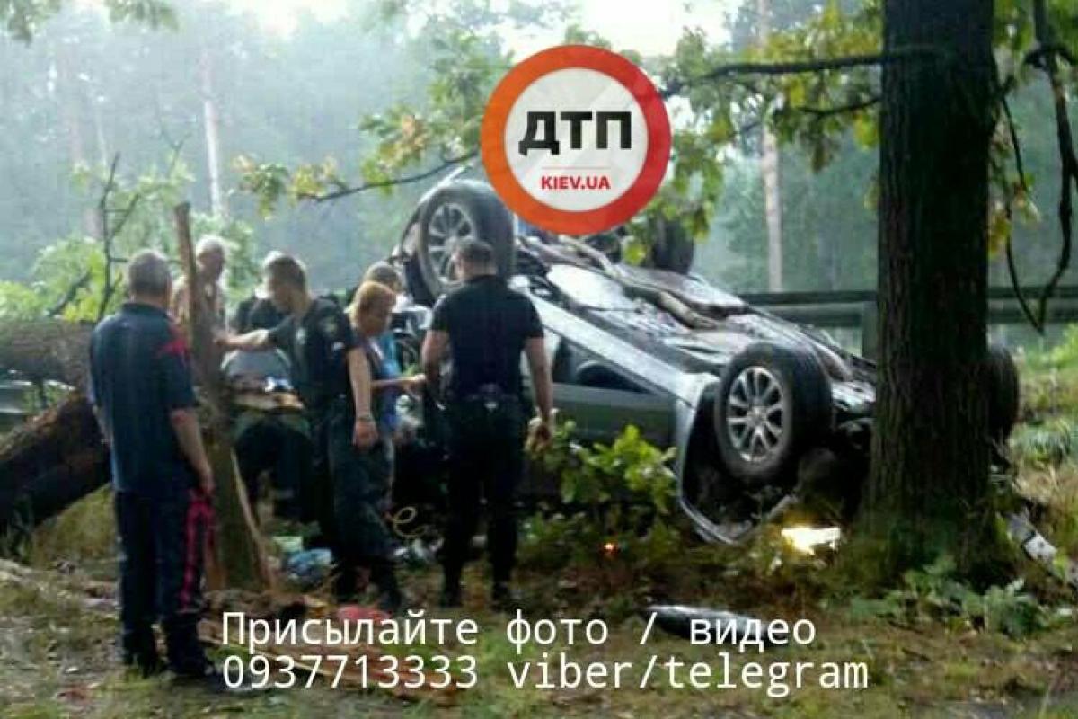 В ДТП под Киевом разбилась семья В ДТП под Киевом разбилась семья