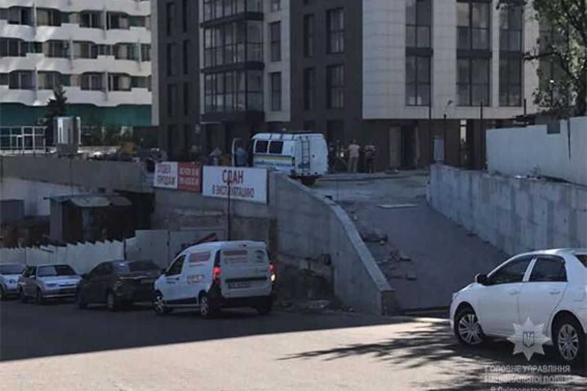 Труп в недостроенном доме: в Днепре застрелили мужчину, в городе объявлен план "Сирена" Труп в недостроенном доме: в Днепре застрелили мужчину, в городе объявлен план "Сирена"