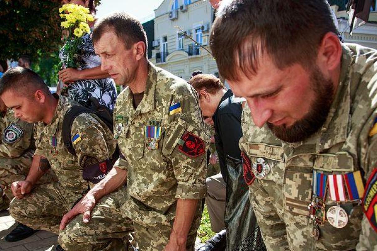 Третья годовщина выхода украинских военных из "Иловайского котла": как все это было Третья годовщина выхода украинских военных из "Иловайского котла": как все это было