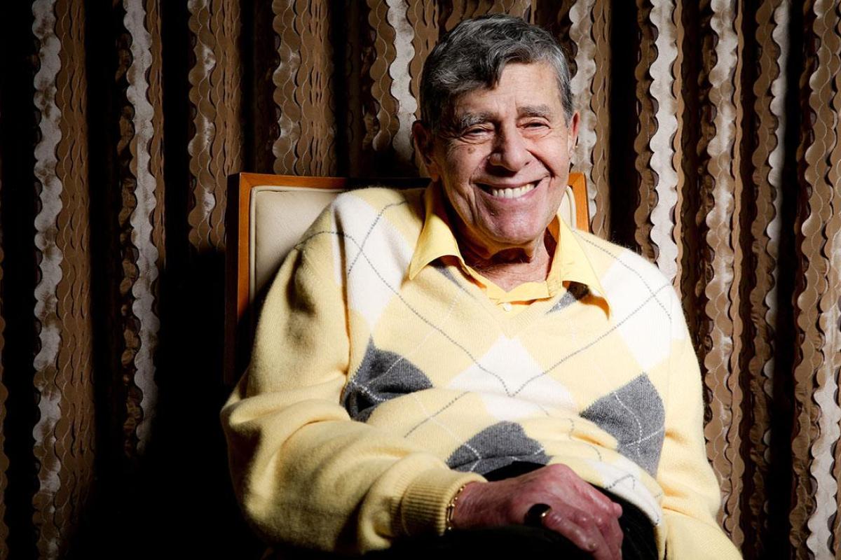 Скончался голливудский актер-комик Джерри Льюис Скончался голливудский актер-комик Джерри Льюис