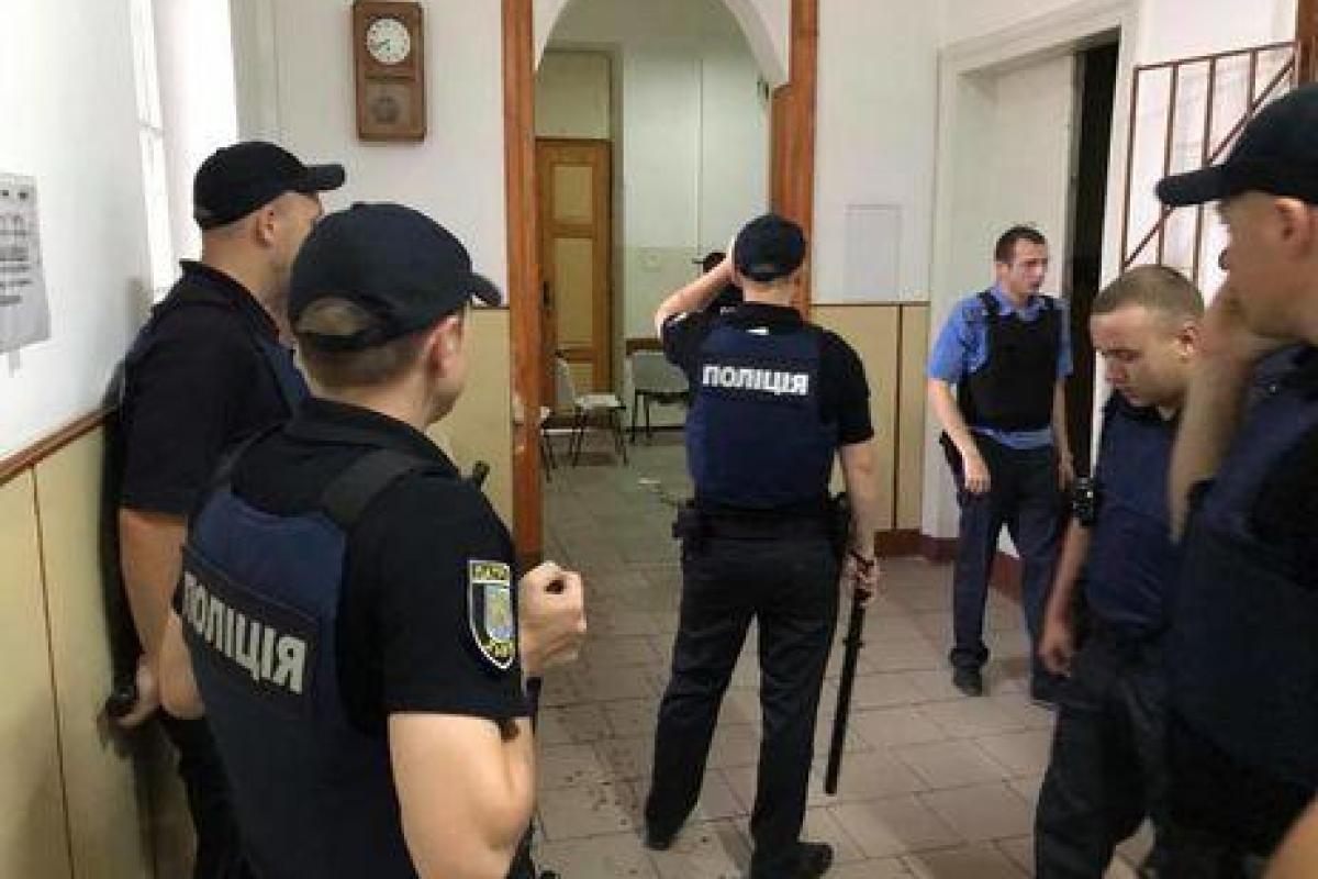 Ужасы во львовской психбольнице: пациент захватил заложников и устроил кровавую резню Ужасы во львовской психбольнице: пациент захватил заложников и устроил кровавую резню