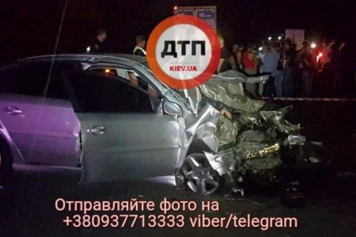 Шесть человек погибли в кровавом ДТП под Киевом: опубликовано шокирующее видео (18+) Шесть человек погибли в кровавом ДТП под Киевом: опубликовано шокирующее видео (18+)
