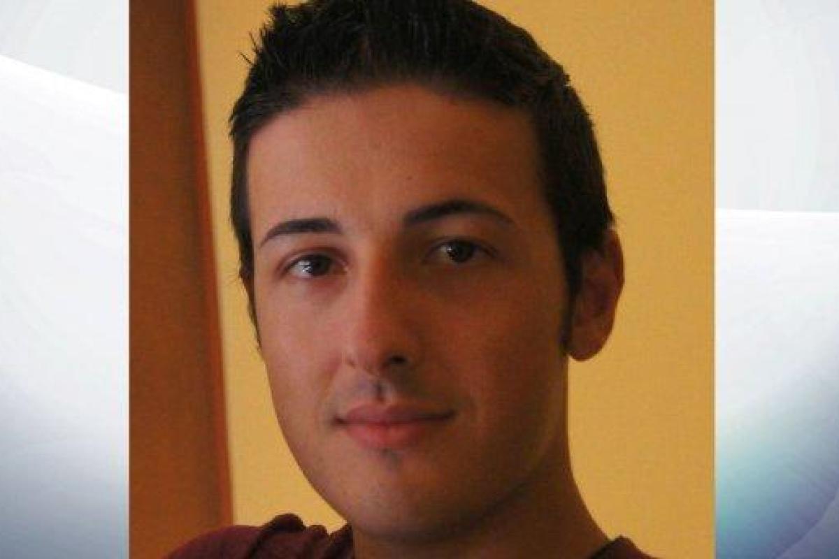 Теракт в Барселоне: молодой итальянец погиб на глазах у жены и детей Теракт в Барселоне: молодой итальянец погиб на глазах у жены и детей