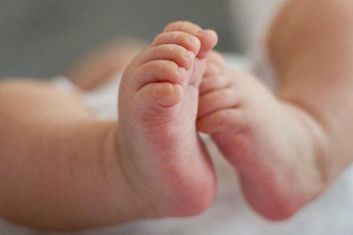 В Индии 10-летняя девочка стала мамой: родители придумали историю о "камне в животе"