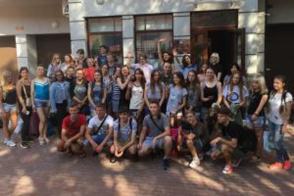 Скандал набирает обороты: В СБУ ничего не знают о поездке украинских школьников в РФ