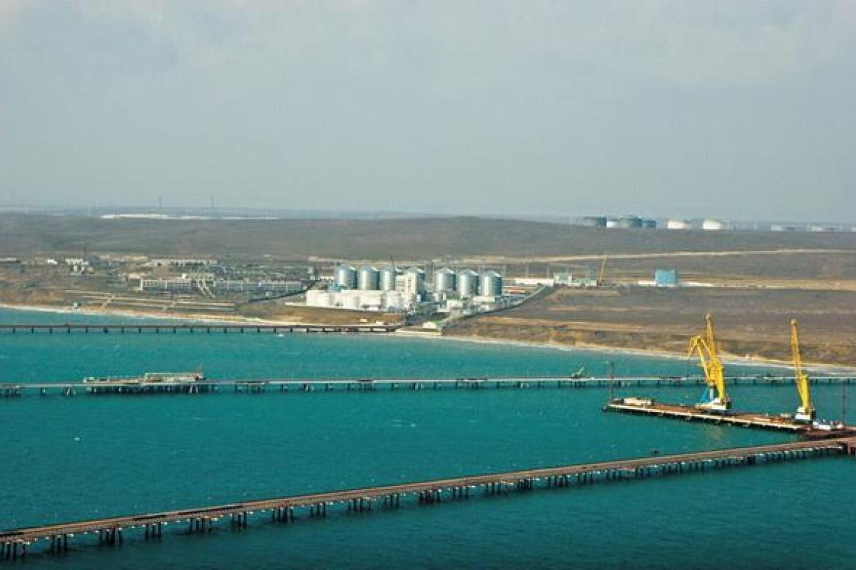 Автобус с рабочими рухнул в Керченский пролив, есть жертвы - СМИ