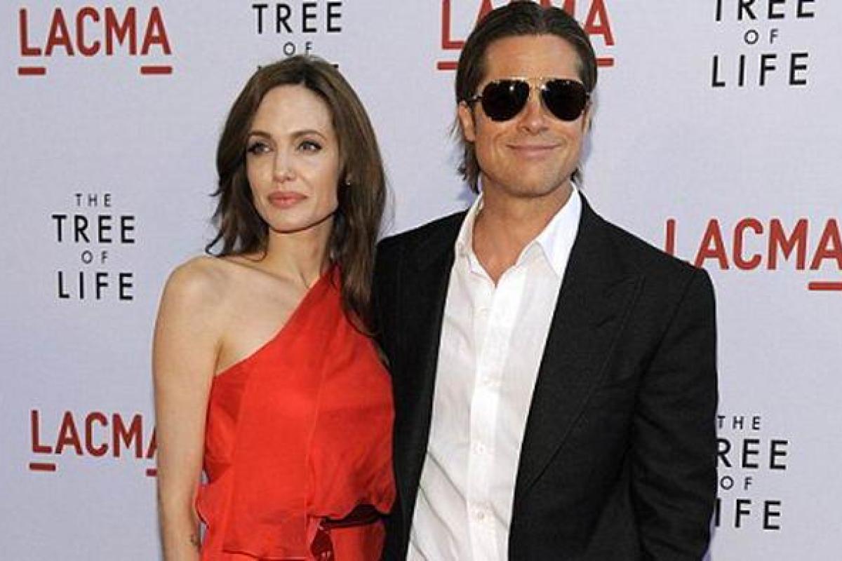 Анджелина Джоли передумала разводиться с Брэдом Питтом - СМИ Анджелина Джоли передумала разводиться с Брэдом Питтом - СМИ