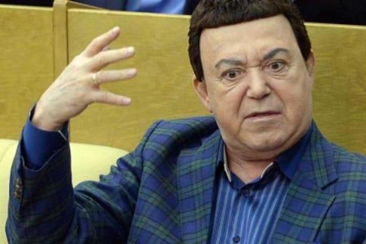 Кобзон проговорился, где на самом деле живет Янукович