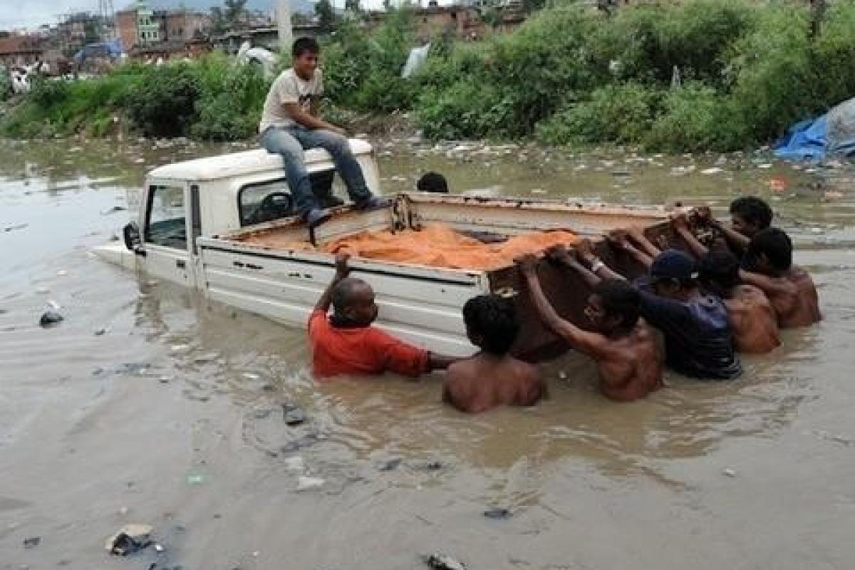 В результате проливных дождей в Непале эвакуированы 5000 человек, еще 30 считаются без вести пропавшими