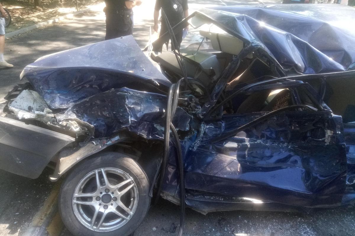 В Киевской области произошло ДТП с участием легкового автомобиля и грузового