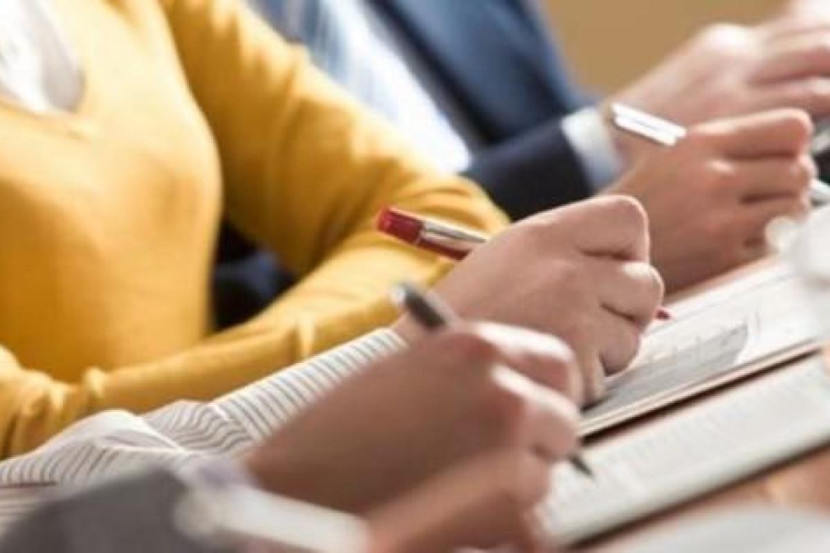 "Подарок" выпускникам: В Минобразования рассказали, как будут сдавать ВНО в 2018 году "Подарок" выпускникам: В Минобразования рассказали, как будут сдавать ВНО в 2018 году