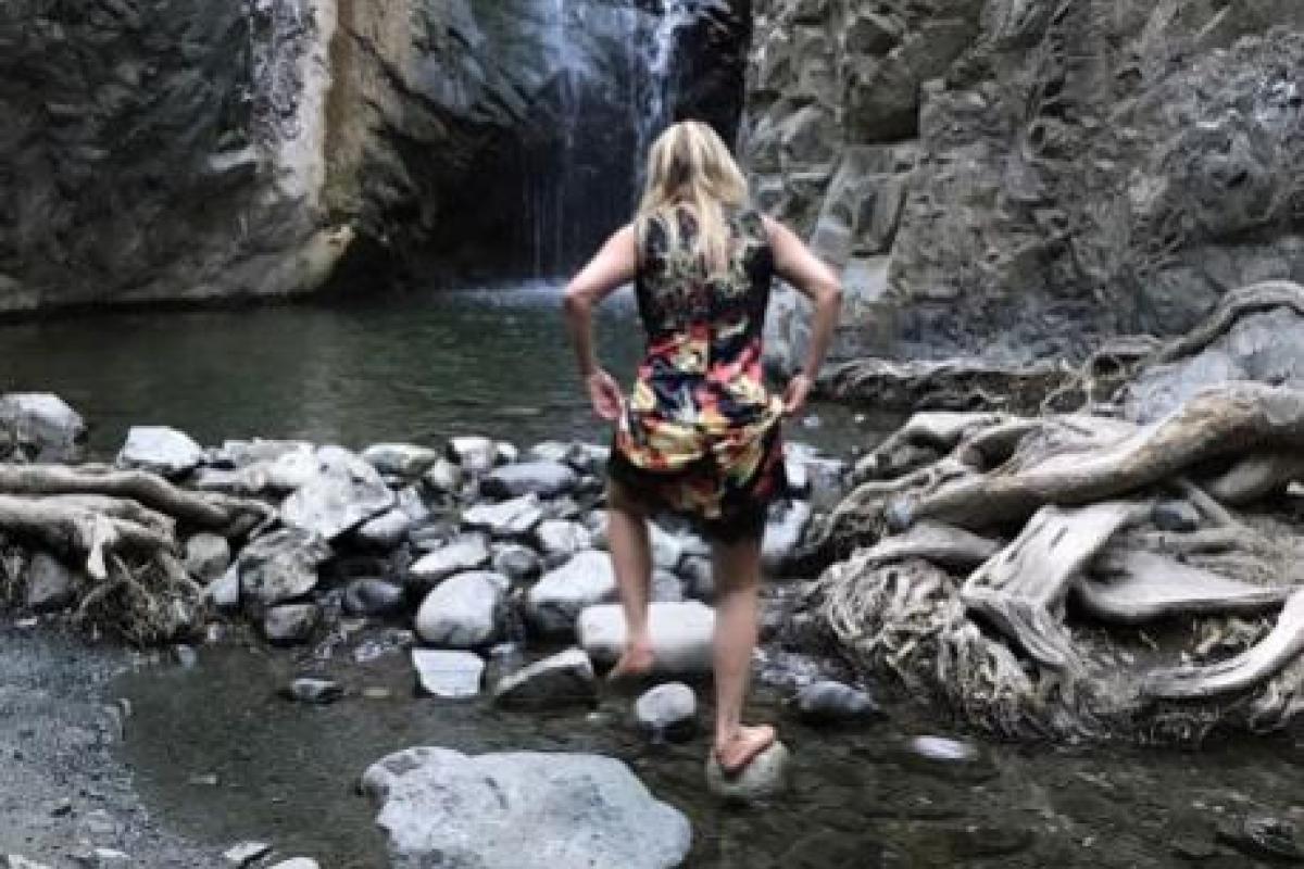 Анна Семенович рассказала о своих приключениях возле водопада Анна Семенович рассказала о своих приключениях возле водопада