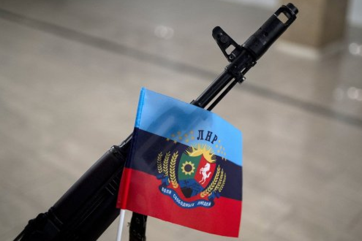 Боевики "ЛНР" обстреляли мирных жителей во время "учений" Боевики "ЛНР" обстреляли мирных жителей во время "учений"