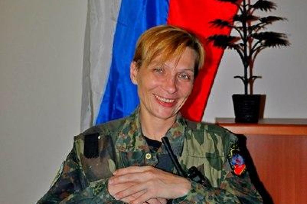 В Горловке новый почетный гражданин - Ольга Качура, которая стреляет из Градов В Горловке новый почетный гражданин - Ольга Качура, которая стреляет из Градов