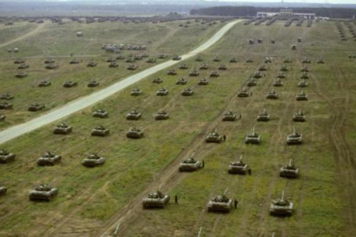 НАТО будет внимательно следить за учениями «Запад-2017» - Столтенберг