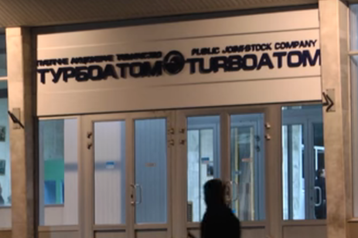 Пора доставать из шкафов малиновые пиджаки: харьковчане шокированы массовой перестрелкой возле завода Пора доставать из шкафов малиновые пиджаки: харьковчане шокированы массовой перестрелкой возле завода