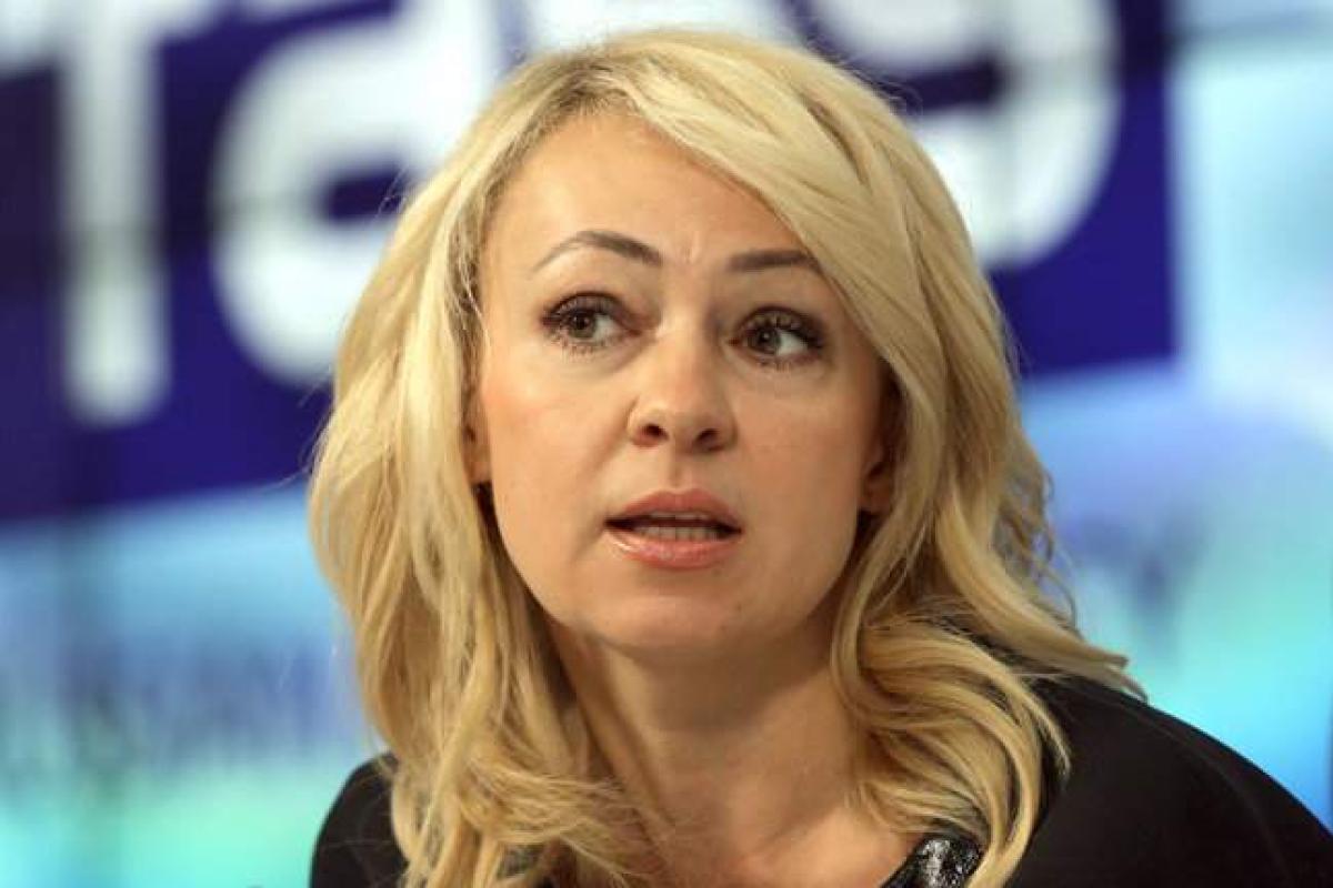 Продюсер Яна Рудковская повергла поклонников в шок странным нарядом Продюсер Яна Рудковская повергла поклонников в шок странным нарядом