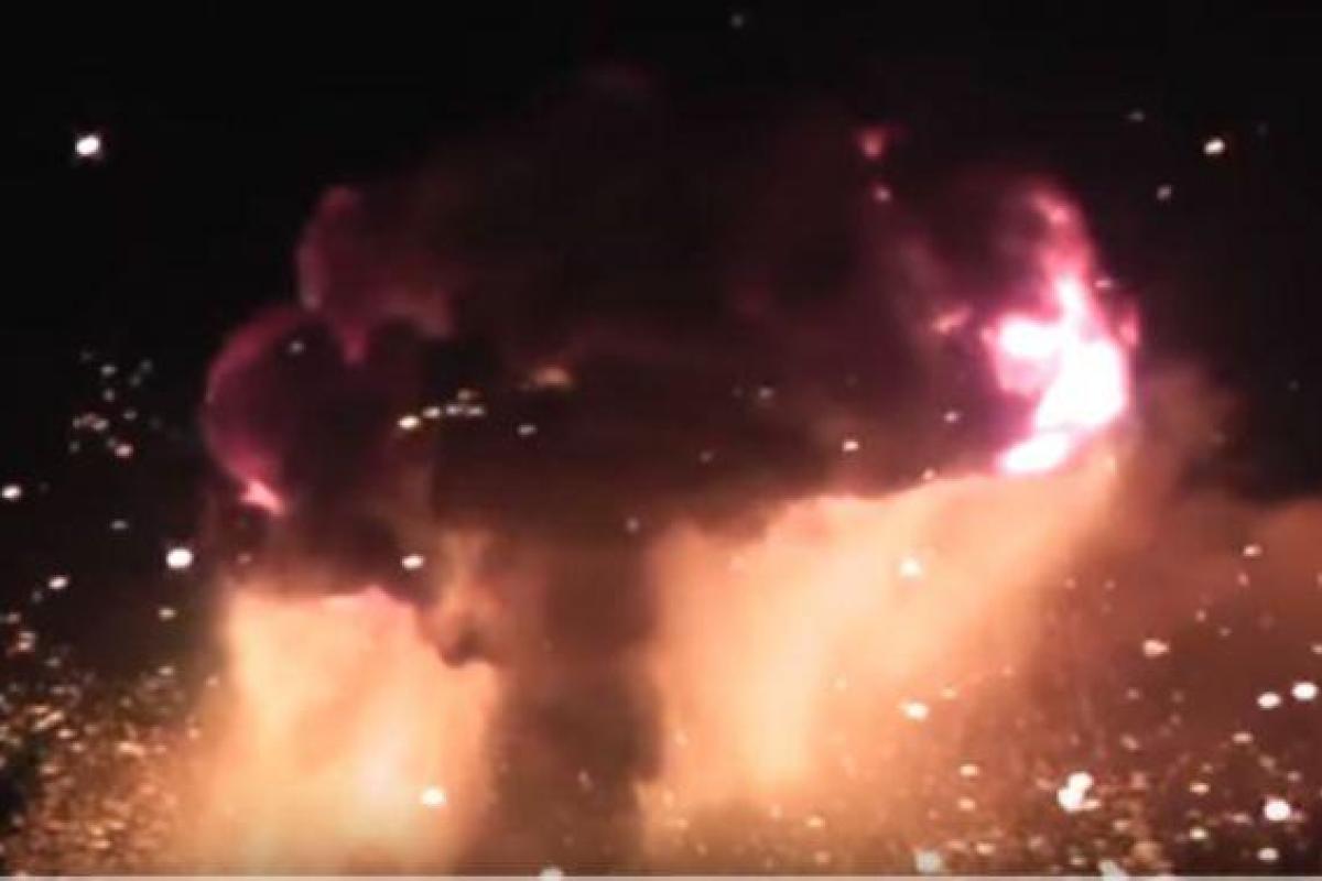 В результате взрывов на складе боеприпасов под Винницей травмированы 2 человека, 30 тыс жителей эвакуированы В результате взрывов на складе боеприпасов под Винницей травмированы 2 человека, 30 тыс жителей эвакуированы