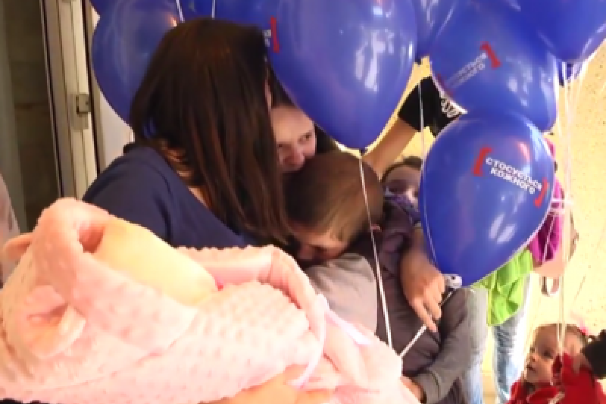 Во Львове из роддома выписали 12-летнюю школьницу: отец новорожденной не пришел Во Львове из роддома выписали 12-летнюю школьницу: отец новорожденной не пришел