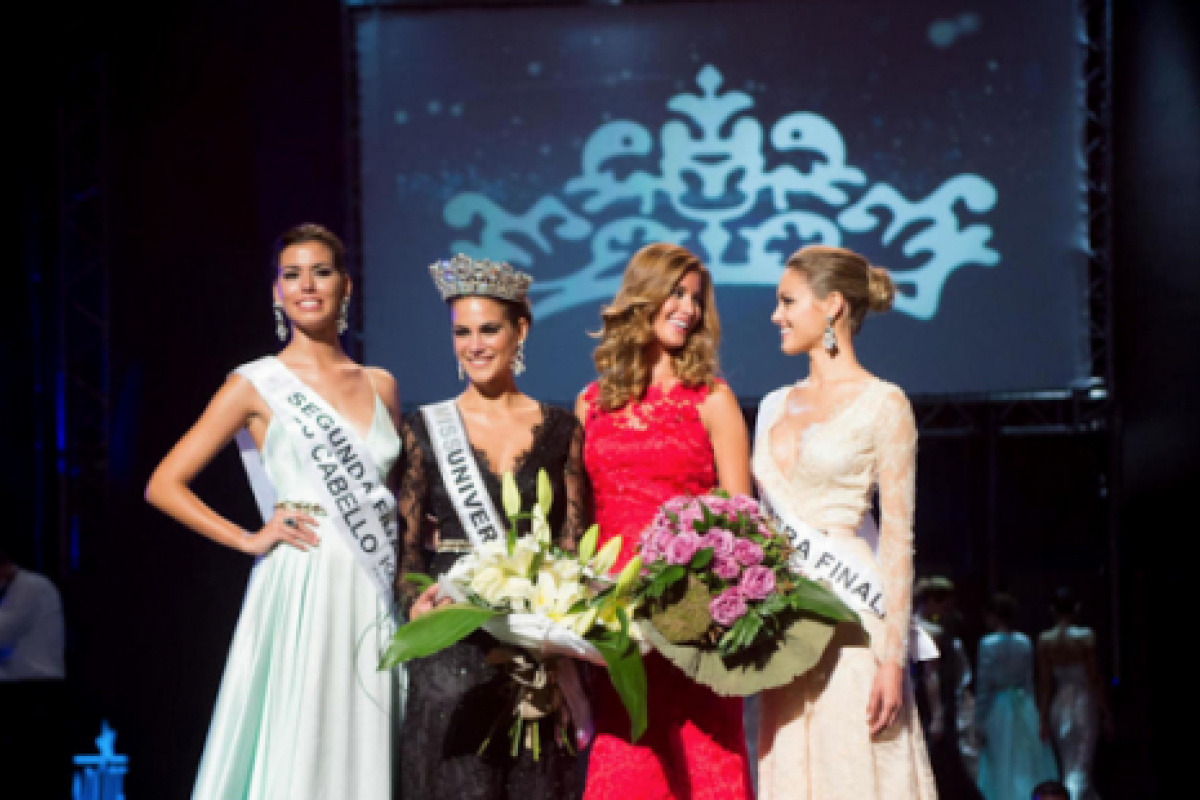 Экстрим на конкурсе красоты "Miss Universe Spain 2017": участница неожиданно рухнула в бассейн Экстрим на конкурсе красоты "Miss Universe Spain 2017": участница неожиданно рухнула в бассейн