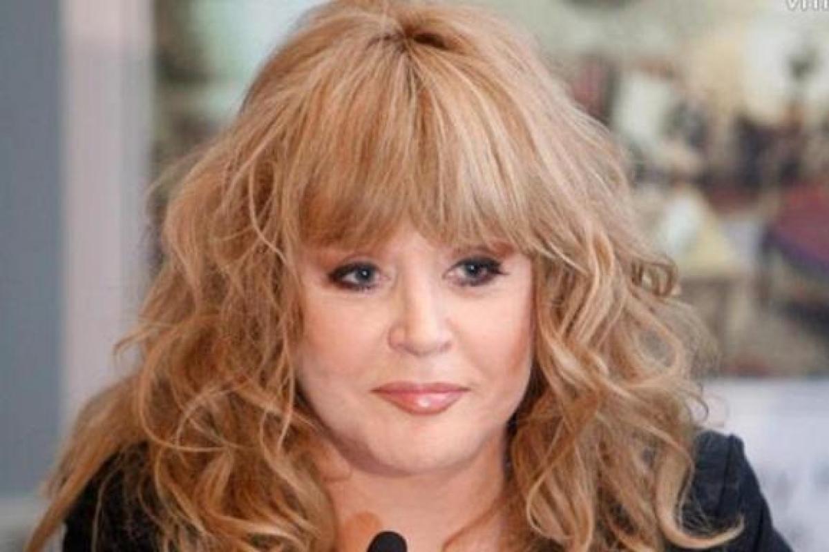 Примадонна поразила публику смелым нарядом Примадонна поразила публику смелым нарядом