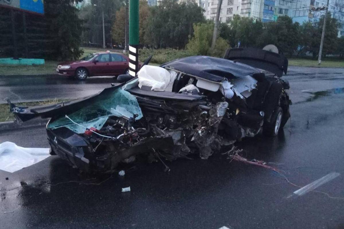 В Полтаве удирающий от полиции водитель погиб в ДТП В Полтаве удирающий от полиции водитель погиб в ДТП