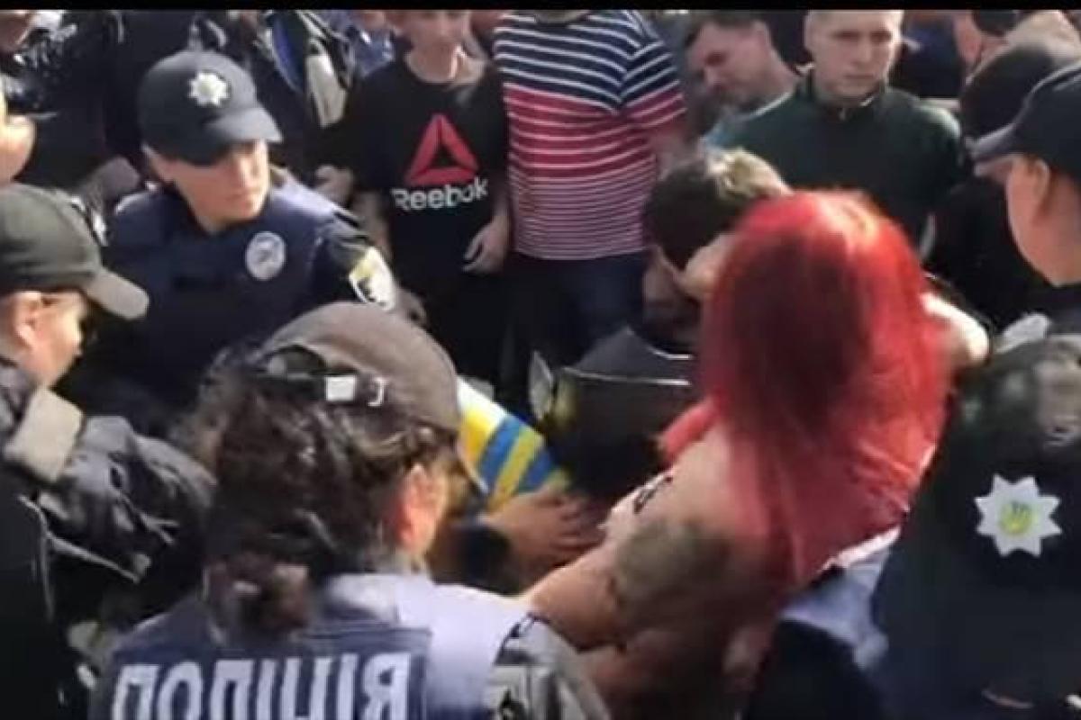 На КПП "Краковец" была задержана обнаженная женщина На КПП "Краковец" была задержана обнаженная женщина