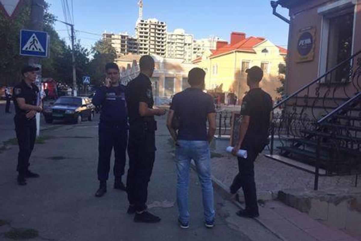 В Николаеве сообщили о заминировании кафетерия В Николаеве сообщили о заминировании кафетерия
